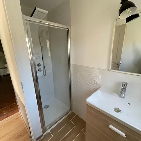 Maisonnette Avec Terrasse Et Patio A