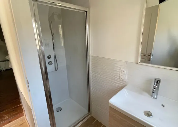 Maisonnette Avec Terrasse Et Patio à