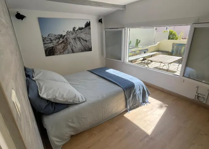 Maisonnette Avec Terrasse Et Patio A Prázdninový dům *